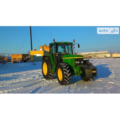 John Deere 6810